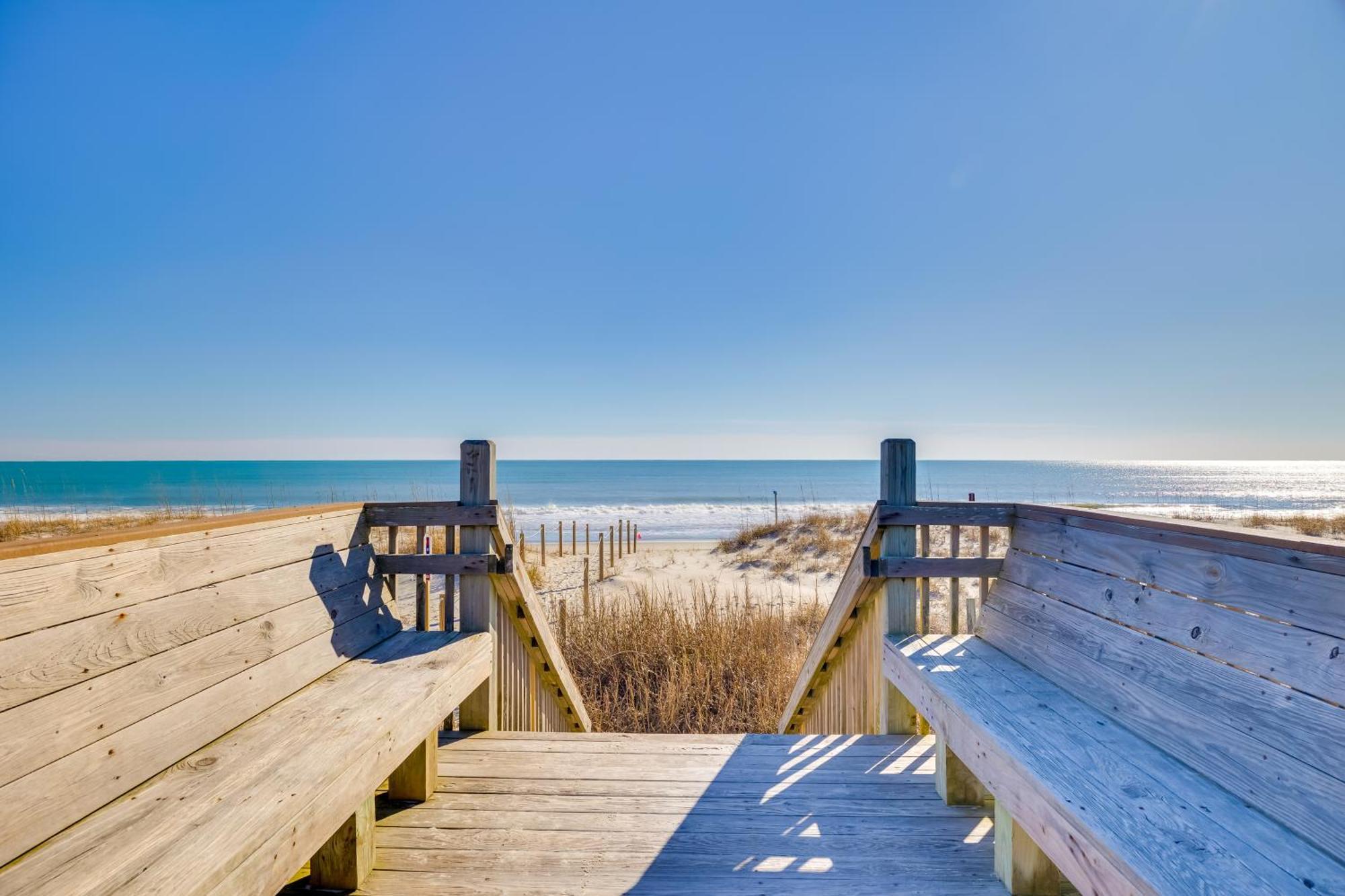 Lovely Emerald Isle Home, Walk To Beach! Luaran gambar