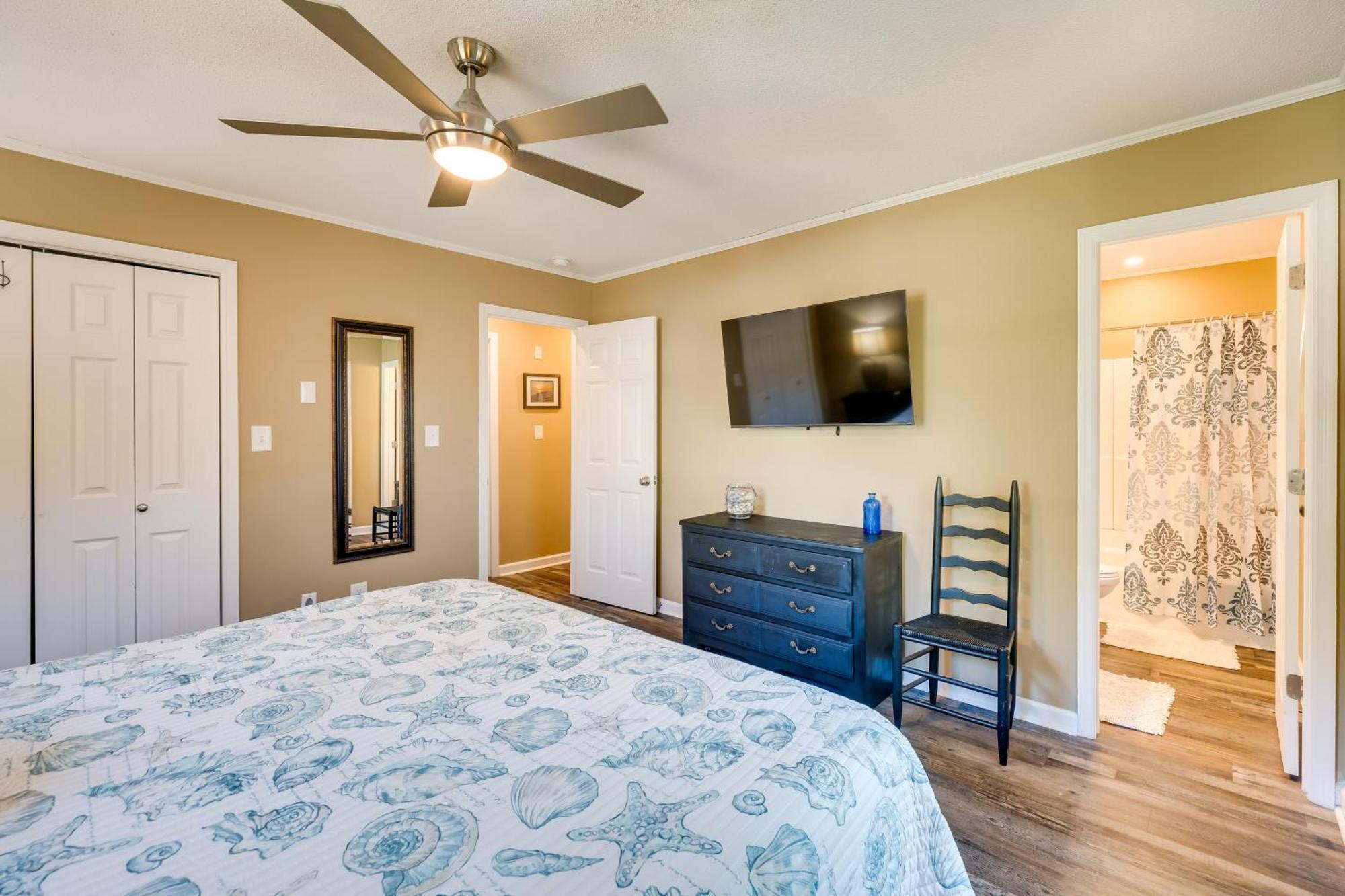 Lovely Emerald Isle Home, Walk To Beach! Luaran gambar